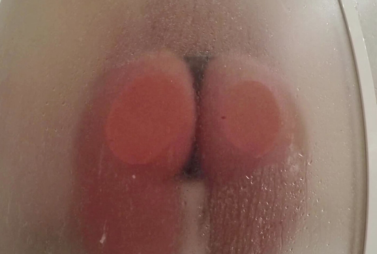 Stacey Robyn Taking a Shower