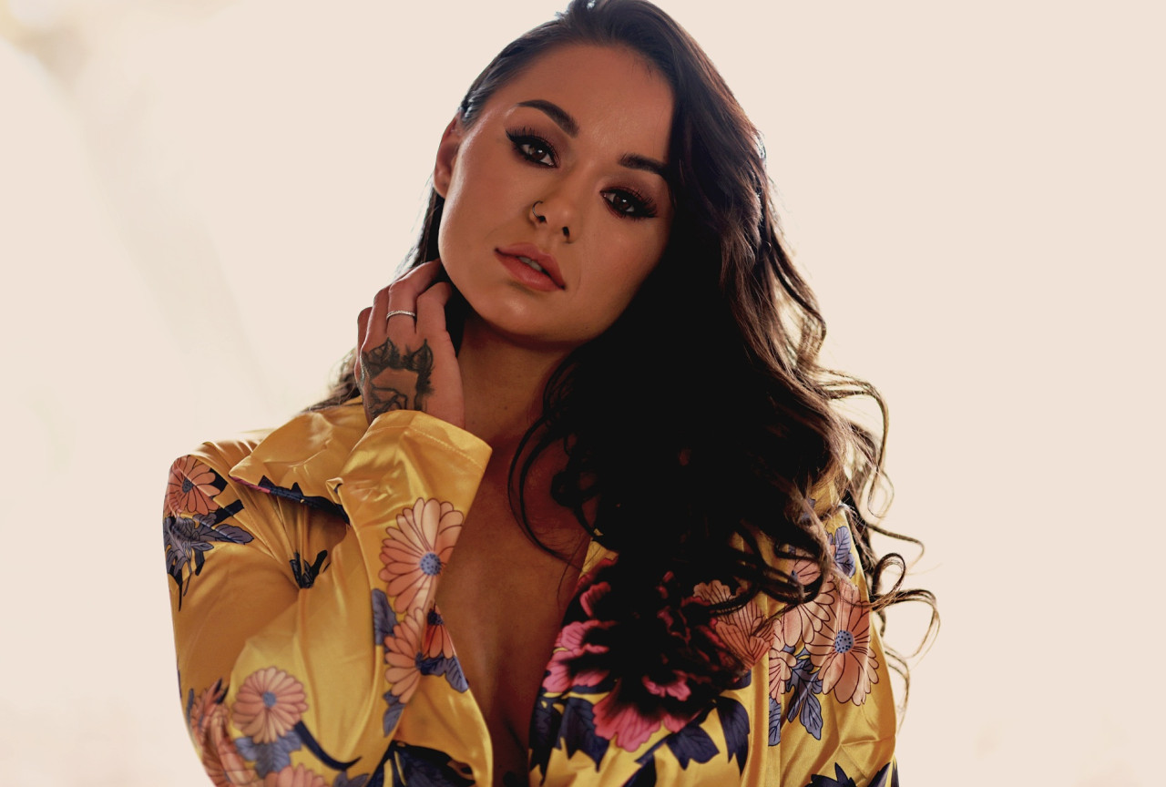 Mica, Sunny and Sexy